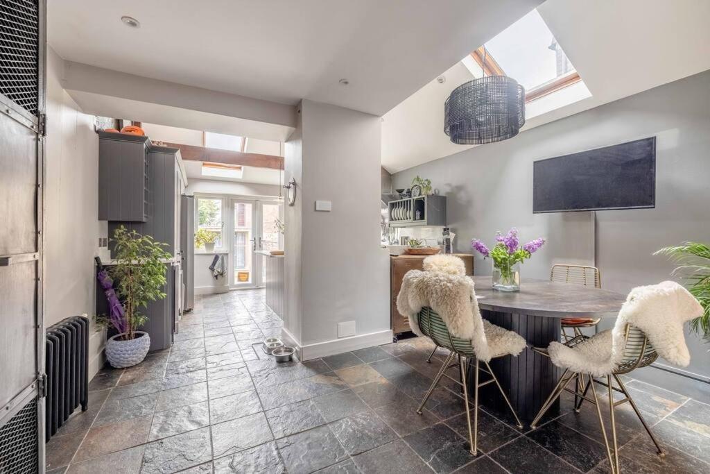 温莎Stylish 2-Bed House With Office And Private Garden别墅 外观 照片