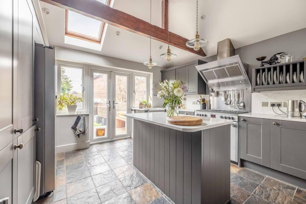 温莎Stylish 2-Bed House With Office And Private Garden别墅 外观 照片